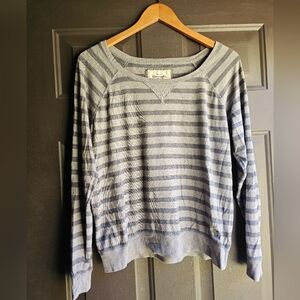 Abercrombie & Fitch large grey stripped long sleeve
